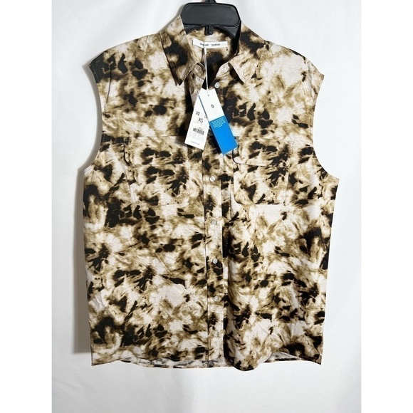 NWT Samsoe Samsoe Camo Sleeveless Shirt in Camo Clay - Picture 2 of 3